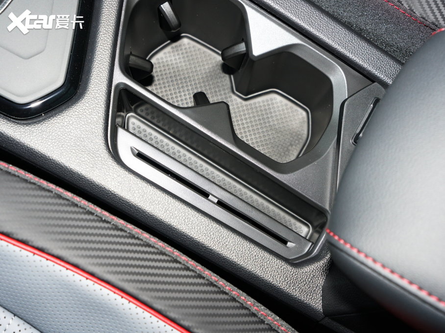 2023;^X 330TSI (q)Ş