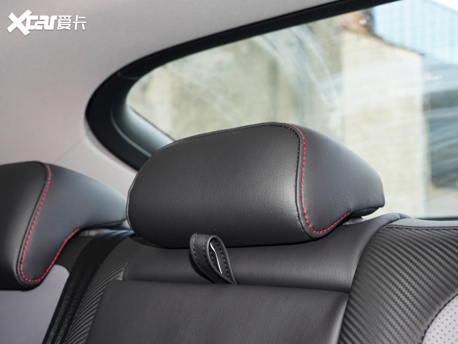 2023;^X 330TSI (q)Ş