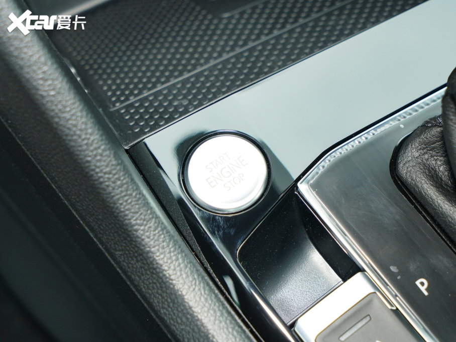 2023;^X Ŀ 330TSI Ş