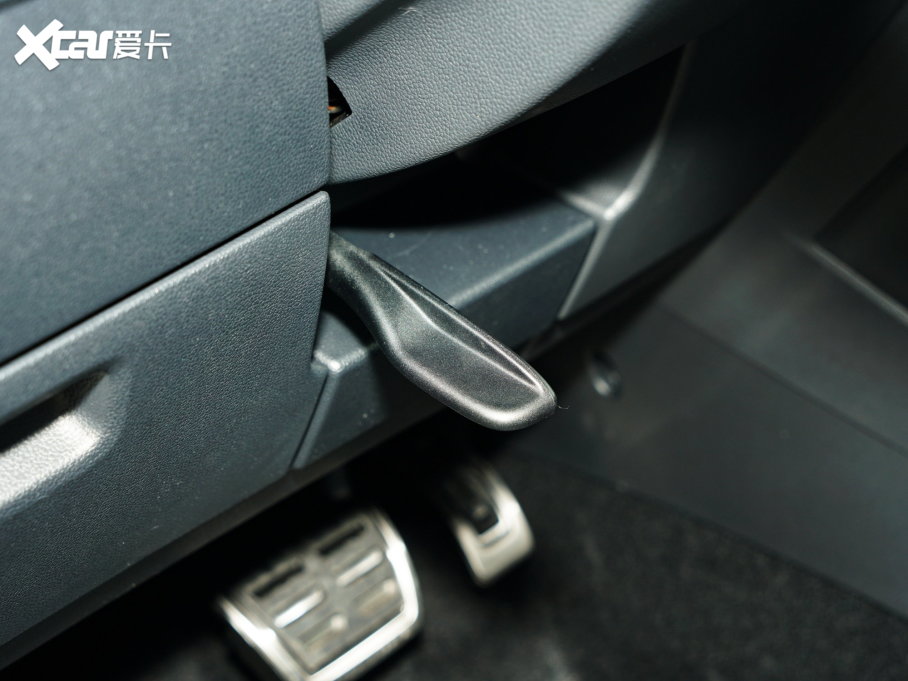 2023;^X Ŀ 330TSI Ş