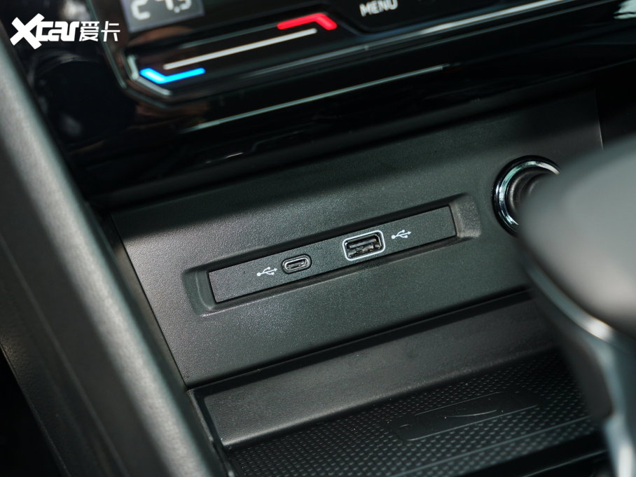 2023;^X Ŀ 330TSI (q)Ş