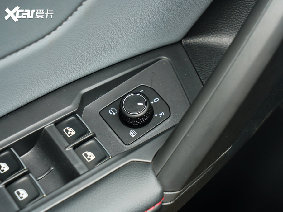 2023��;�^X �Ŀ� 330TSI �����Ş��