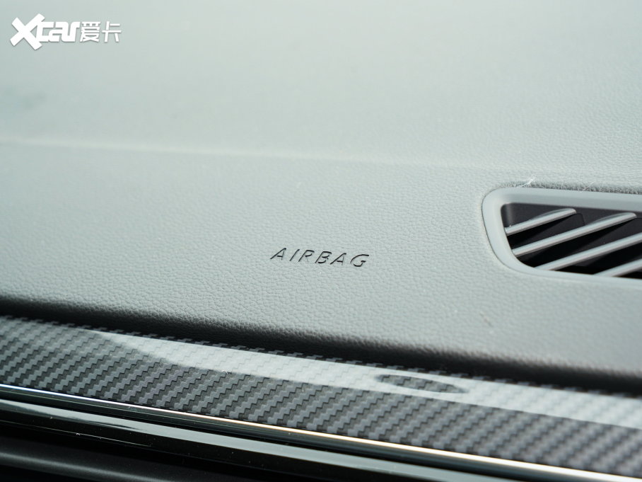 2023;^X Ŀ 330TSI Ş