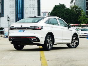 2023款330TSI 两驱旗舰版 右后45度