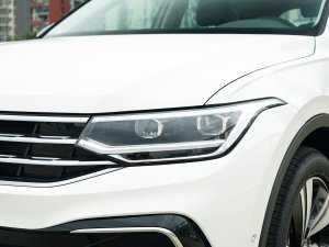 2023款330TSI 两驱旗舰版 大灯