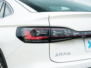 2023款330TSI 两驱旗舰版 尾灯