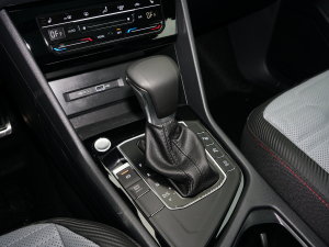 2023款330TSI 两驱旗舰版 换挡杆