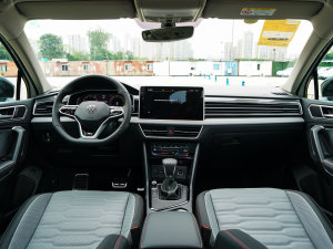 2023款330TSI 两驱旗舰版 内饰全景