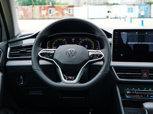 2023款330TSI 两驱旗舰版 方向盘