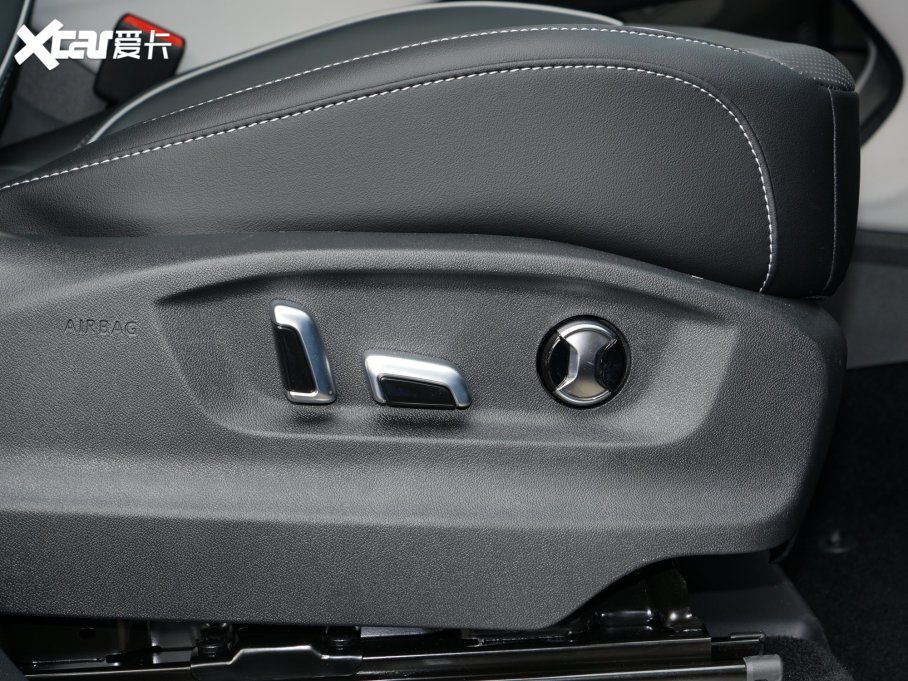 2023��;�� 530 V6 ��������A��