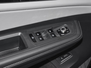 2023款380TSI 四驱尊享豪华版 主驾车窗控制区	