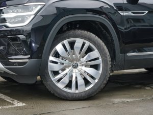 2023款530 V6 四驱尊崇旗舰版 轮圈