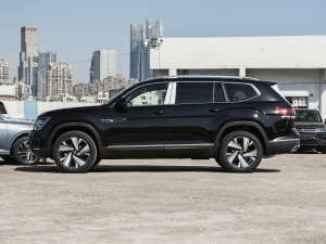 2023款330TSI 两驱尊崇豪华版 正侧（左）