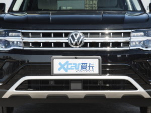 2023款330TSI 两驱尊崇豪华版 中网