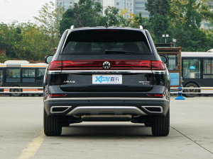 2023款380TSI 四驱尊崇豪华版 正后	