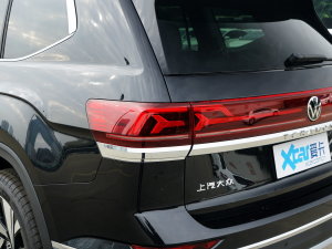 2023款380TSI 四驱尊崇豪华版 尾灯