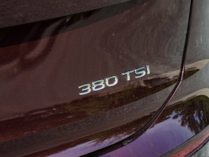 2023380TSI Y ^