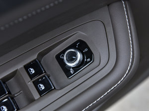 2023Ŀ 380TSI F п؅^