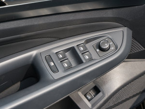 2023款改款 280TSI 商务版 主驾车窗控制区	
