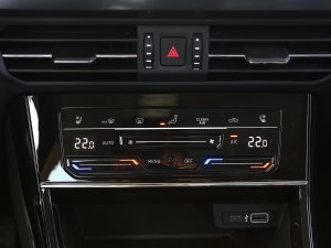 2023款改款 330TSI 尊贵版 空调调节