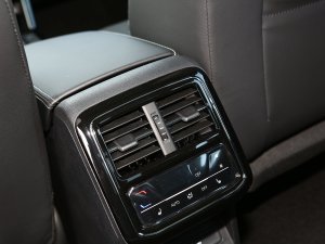 2023Ŀ 330TSI F п؅^