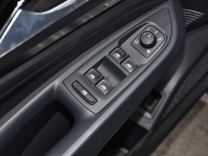 2023430PHEV ӺA п؅^