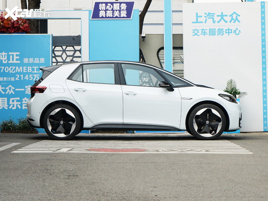 2023���ID.3 �O�ǰ�