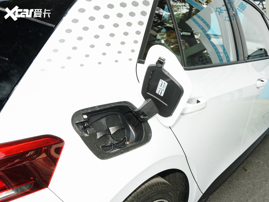 2023���ID.3 �O�ǰ�