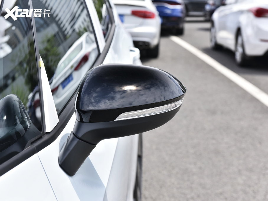 2023���ID.3 ������ �O�ǰ�