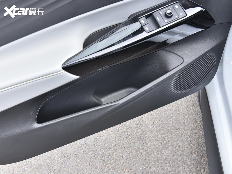 2023���ID.3 ������ �O�ǰ�