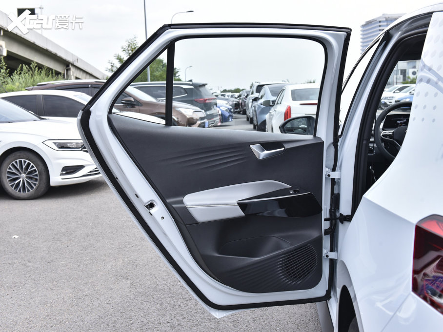 2023���ID.3 ������ �O�ǰ�