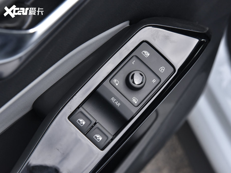 2023���ID.3 ������ �O�ǰ�