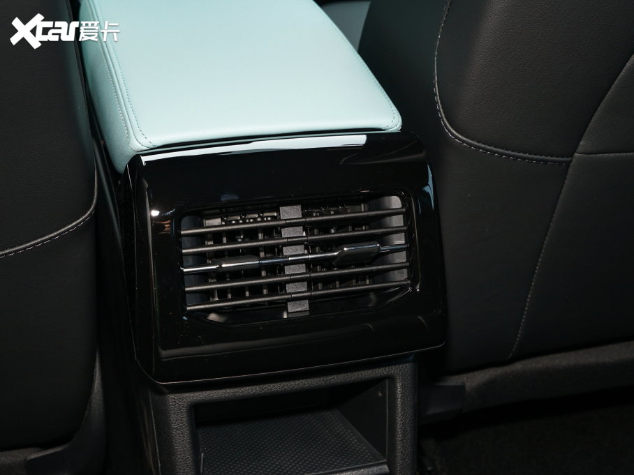 2023��ID.4 X ������ ����������