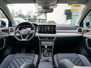 2023款300TSI 两驱满月版 内饰全景