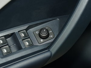 2023300TSI M° п؅^