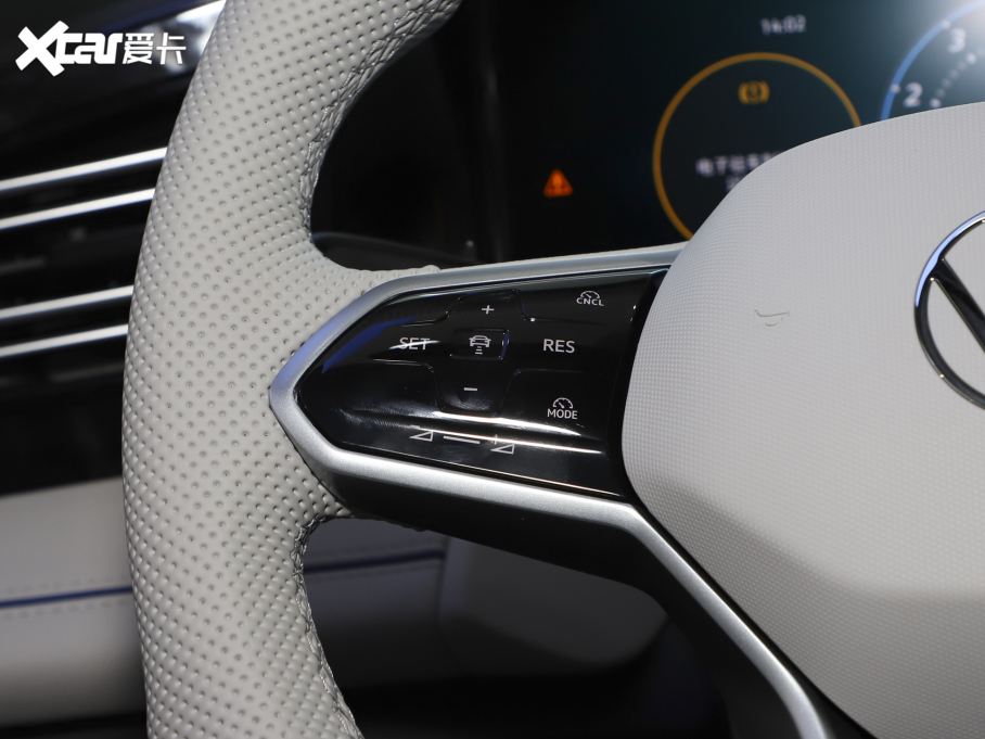 2024;^L PRO 330TSI R-LineI