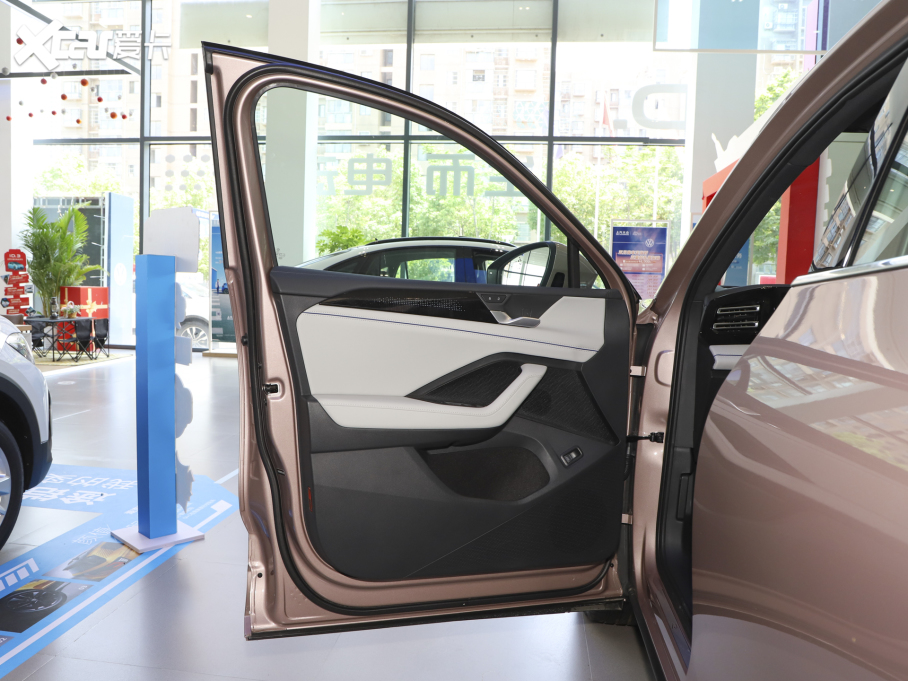 2024;^L PRO 330TSI R-LineI