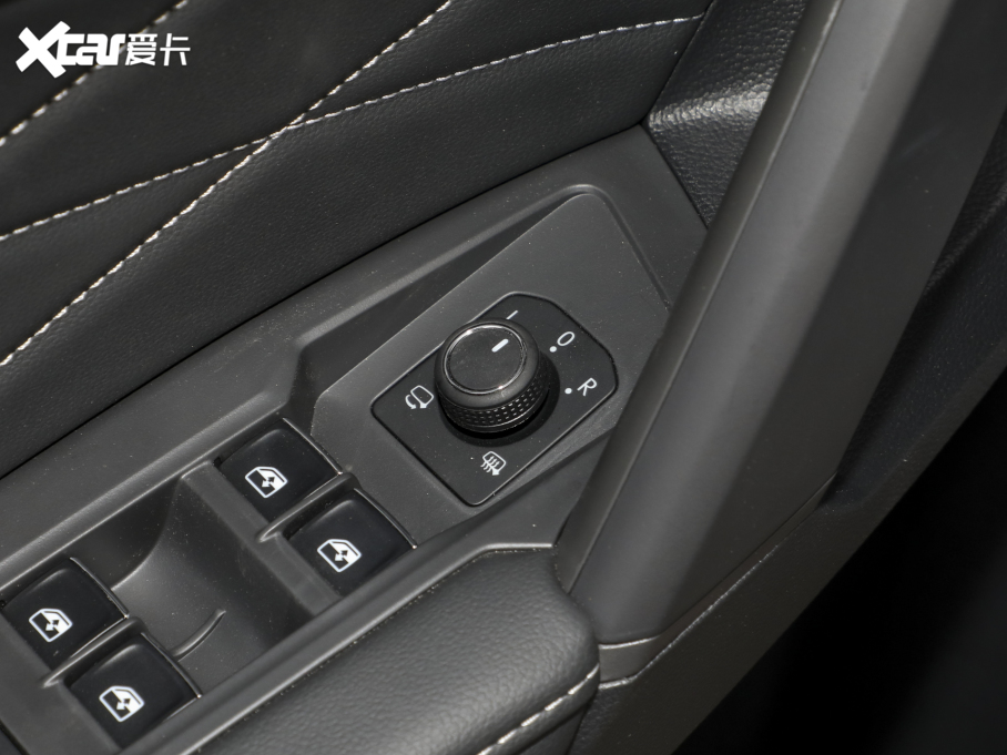 2024;^L 300TSI ԄӃv