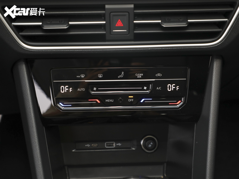 2024;^L 300TSI ԄӃv