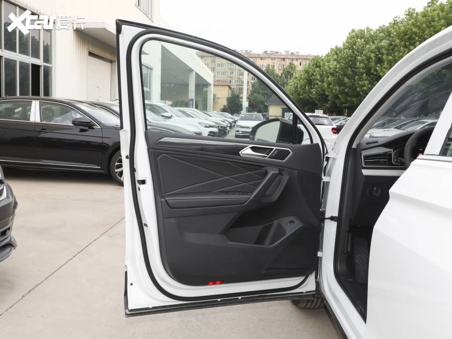 2024;^L 300TSI ԄӃv