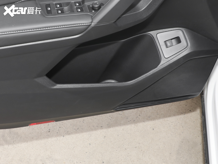 2024;^L 300TSI ԄӃv