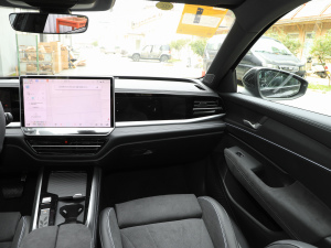 2025款Pro 380TSI 星空龙运版 中控区