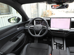 2025款Pro 380TSI 星空龙运版 中控区