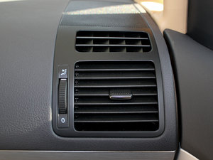 2011款1.4T 自动智雅版 5座 中控区