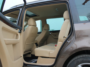 2011款1.4T 自动智臻版 5座 后排空间