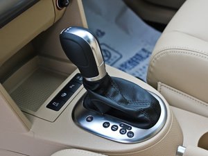 2011款1.4T 自动智臻版 5座 换挡杆