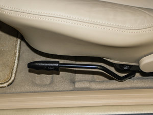 2010款1.6L 手动舒适版 主驾驶座椅调节
