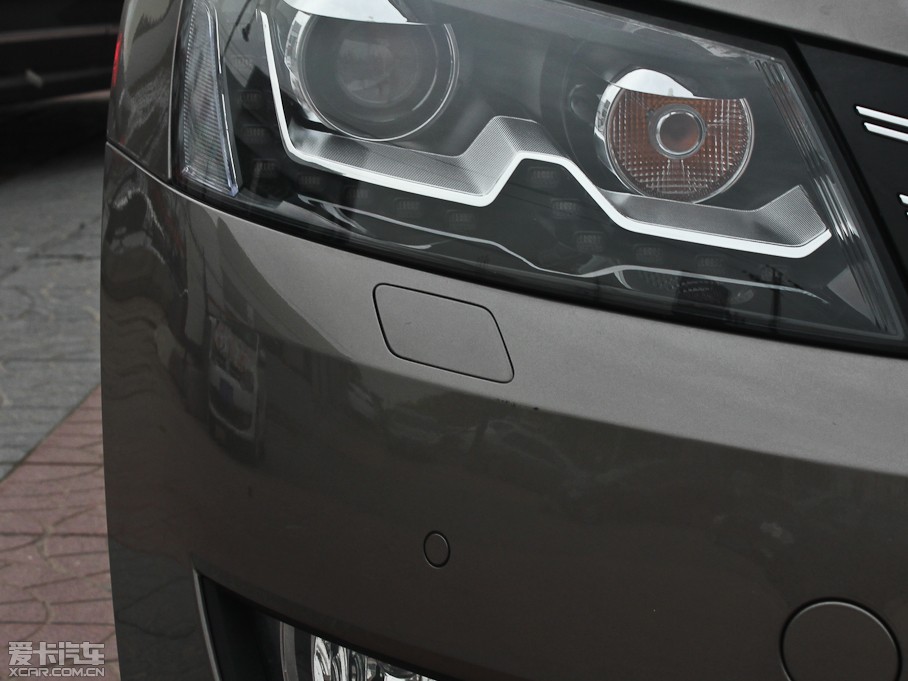 2011�����_�� 2.0TSI DSG�����