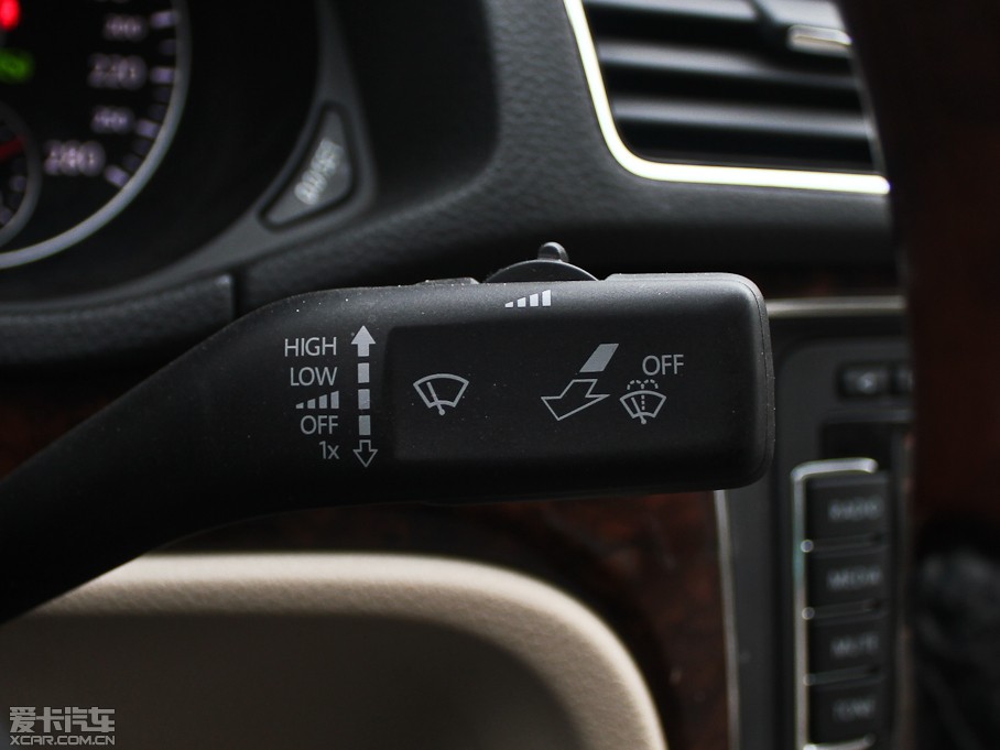 2011�����_�� 2.0TSI DSG�����