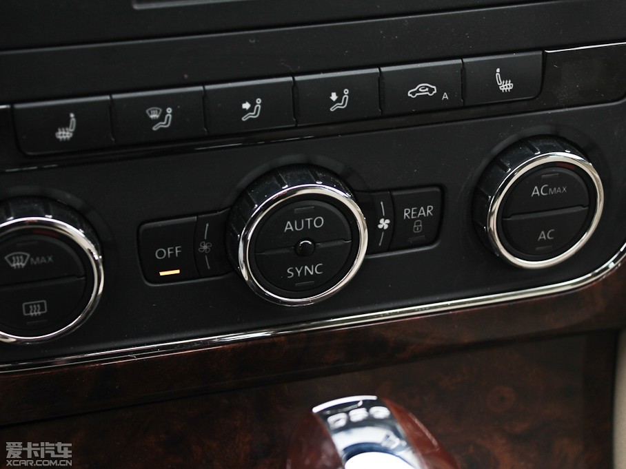 2011�����_�� 2.0TSI DSG�����